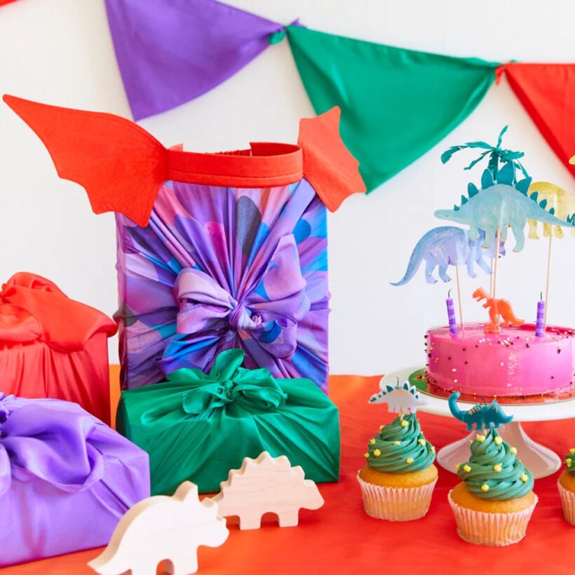 Dinosaurparty10 900x.jpg