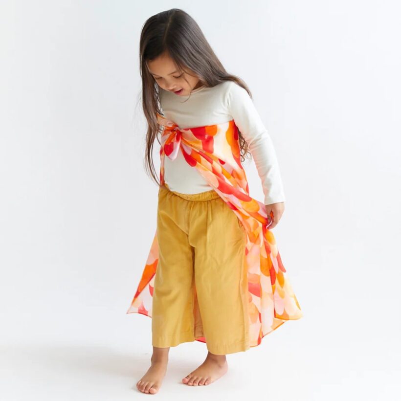 Dinosauronwhite18 900x.jpg