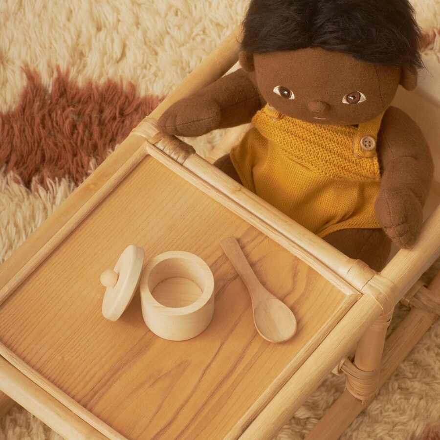 Olli Ella Dinkum Doll Feeding Set Lifestyle 01.jpg