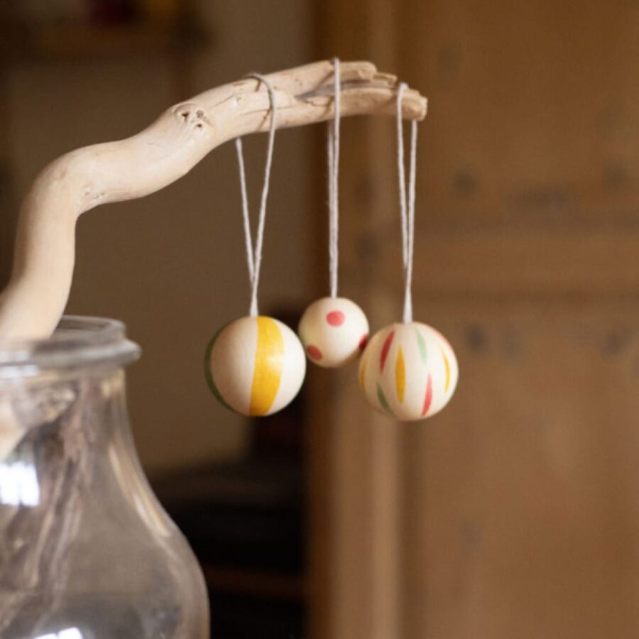 Ornaments N 5 Wonder Balls 2 1.jpg