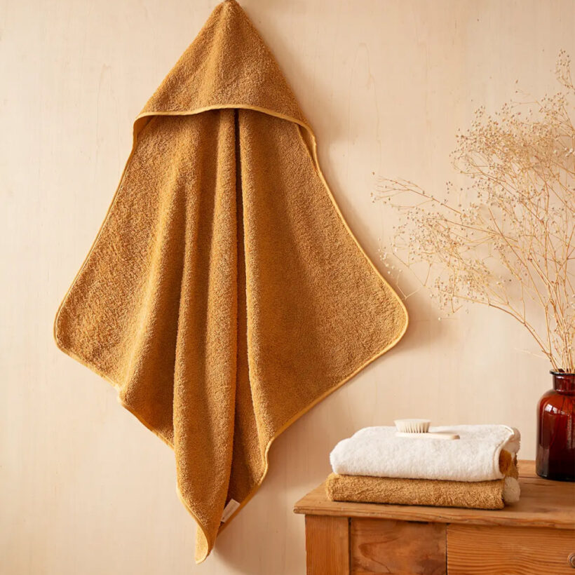 So Cute Baby Bath Cape Caramel Nobodinoz 2 V 2000000114477 1.jpg