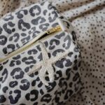 Trousse De Toilette Vic Imprime Graou Greige E2d57276 80c6 4a4e B9f6 63a3465e04c81 E1727169484490.jpg