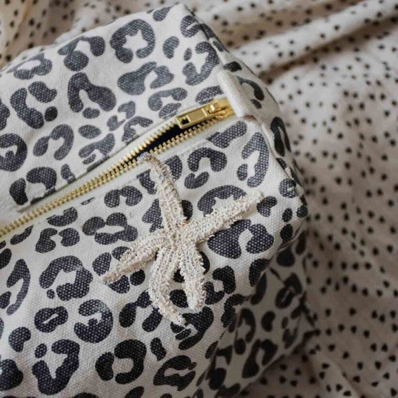 Trousse De Toilette Vic Imprime Graou Greige E2d57276 80c6 4a4e B9f6 63a3465e04c81 E1727169484490.jpg